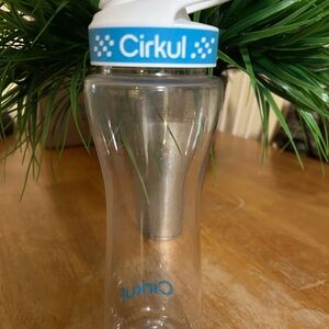 Cirkul 20 oz plastic bottle